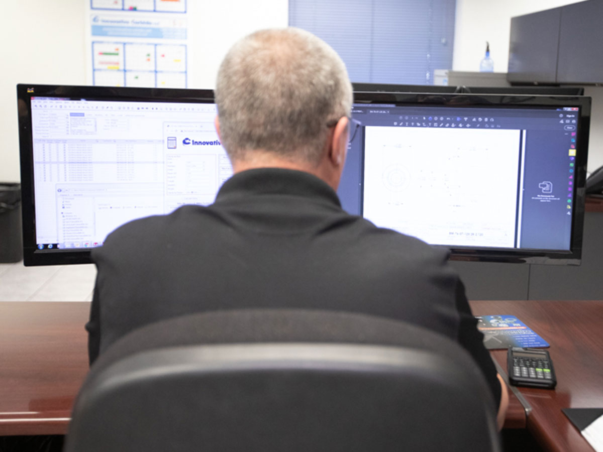 Employee at innovative carbide working